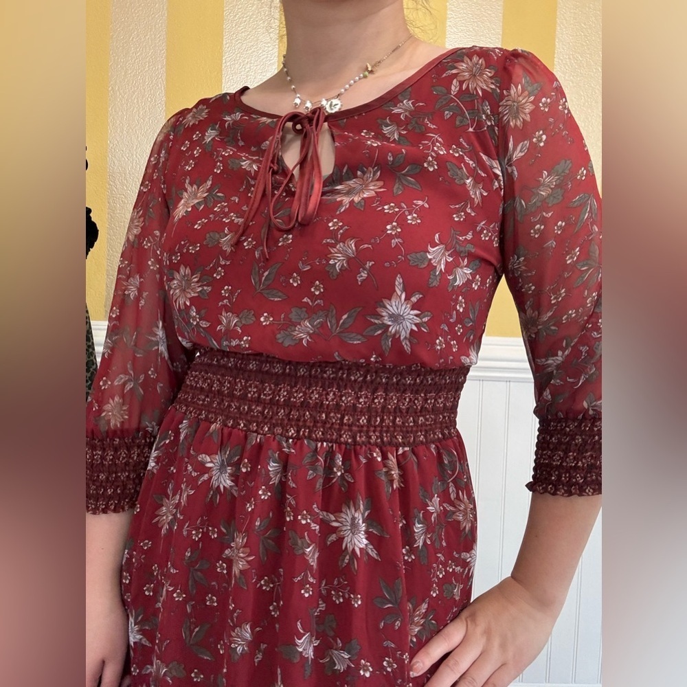Elegant Floral Red Dress - Picture 7 of 8